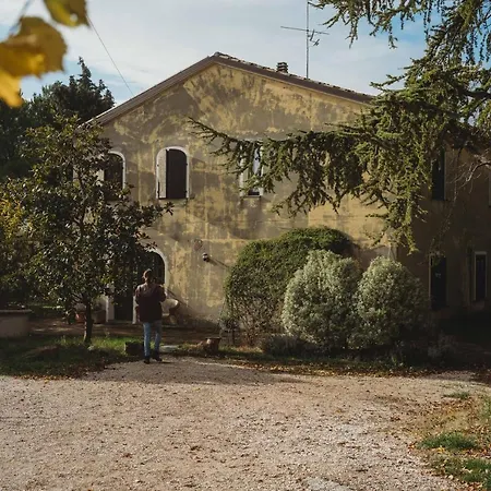 Casa Monteluro - Alojamento de Acomodação e Pequeno-almoço Tavullia