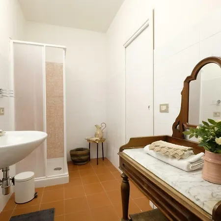 Casa Monteluro - 3* 타불리아