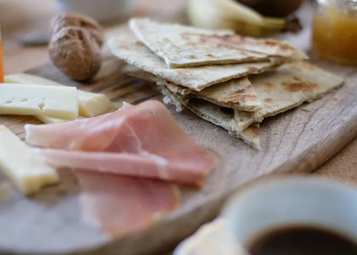 Oda ve Kahvaltı Casa Monteluro - 3*