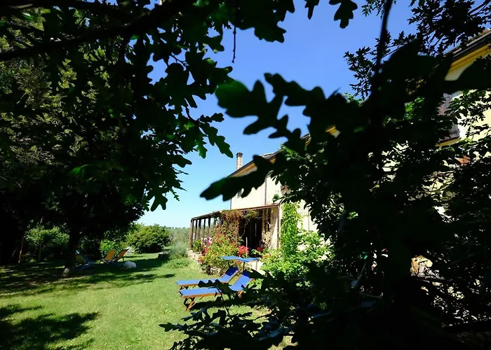 Oda ve Kahvaltı Casa Monteluro - 3*